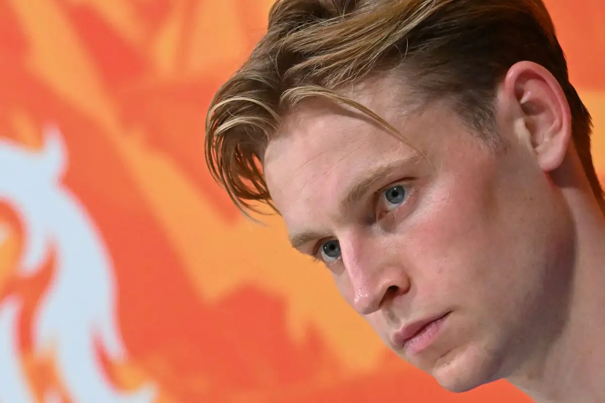 Barcelona are looking to free up the wages of Manchester United summer 2022 target Frenkie de Jong once again. 