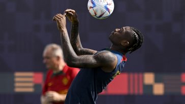Portugal and AC Milan forward Rafael Leao to clarify contract situation after World Cup amidst Manchester United interest.