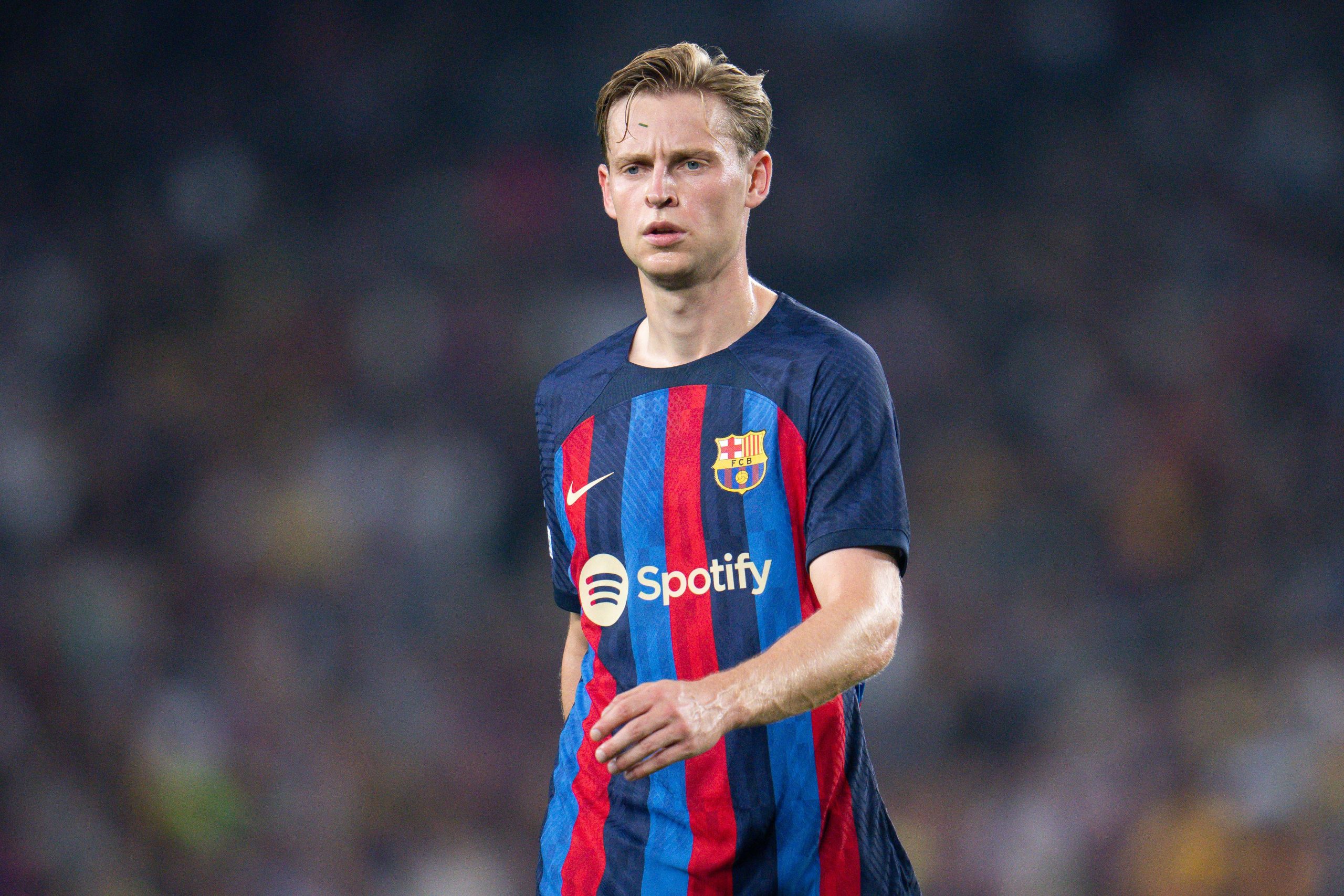 Frenkie de Jong admits Manchester United spoke with Barcelona regarding transfer.