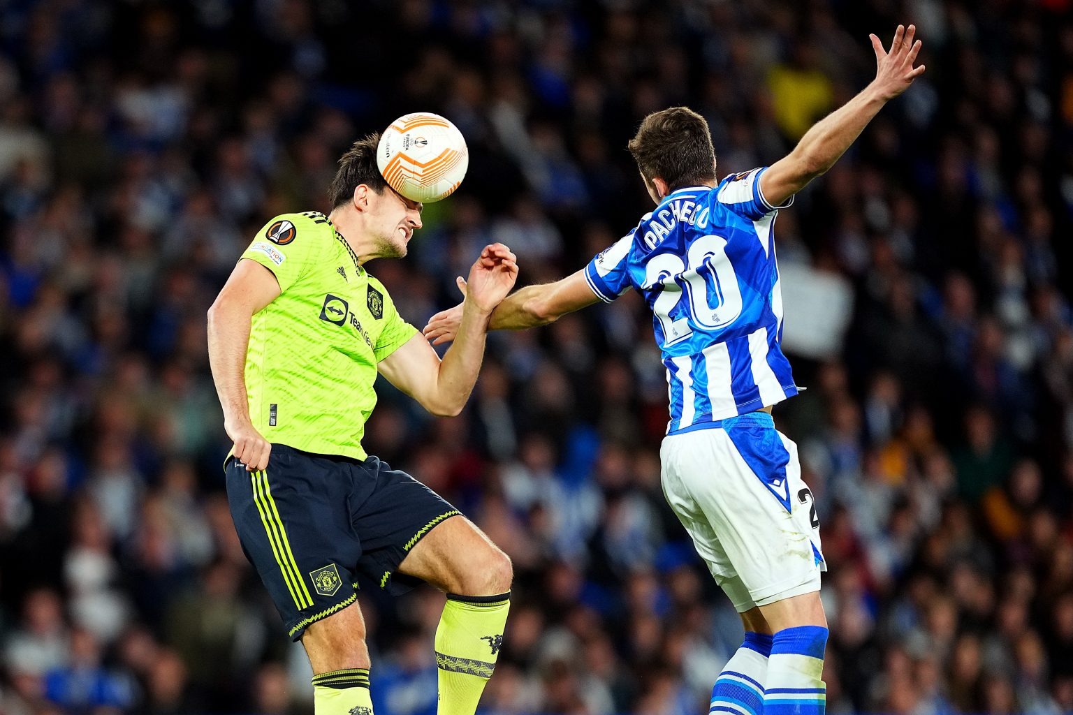 Harry sports. Harry Maguire. Картинка Манчестер Юнайтед Роналду и Харри Магуайр. Харри Магуайр и Месси. Manchester электронный.