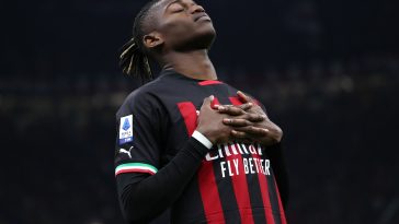 Rafael Leao of AC Milan celebrates after scoring the opening goal during the Serie A match between AC Milan and ACF Fiorentina at Stadio Giuseppe Meazza on November 13, 2022 in Milan, Italy.