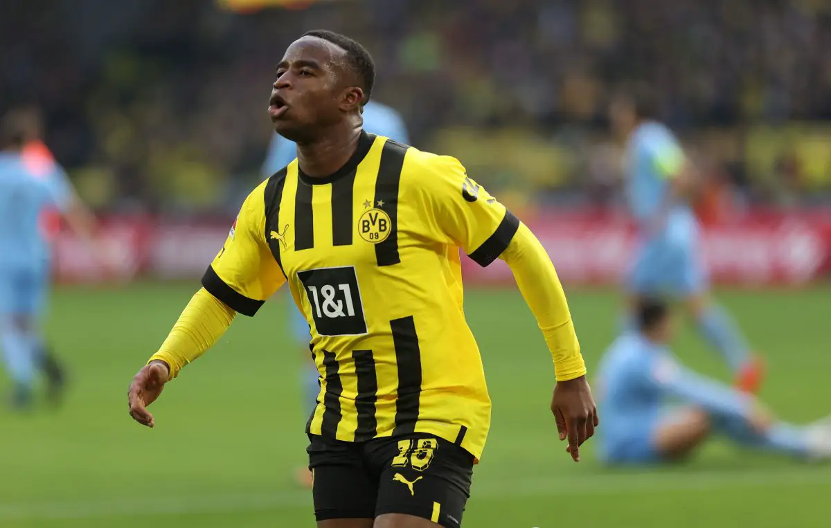 Youssoufa Moukoko not close to new Borussia Dortmund contract amidst Manchester United interest. 