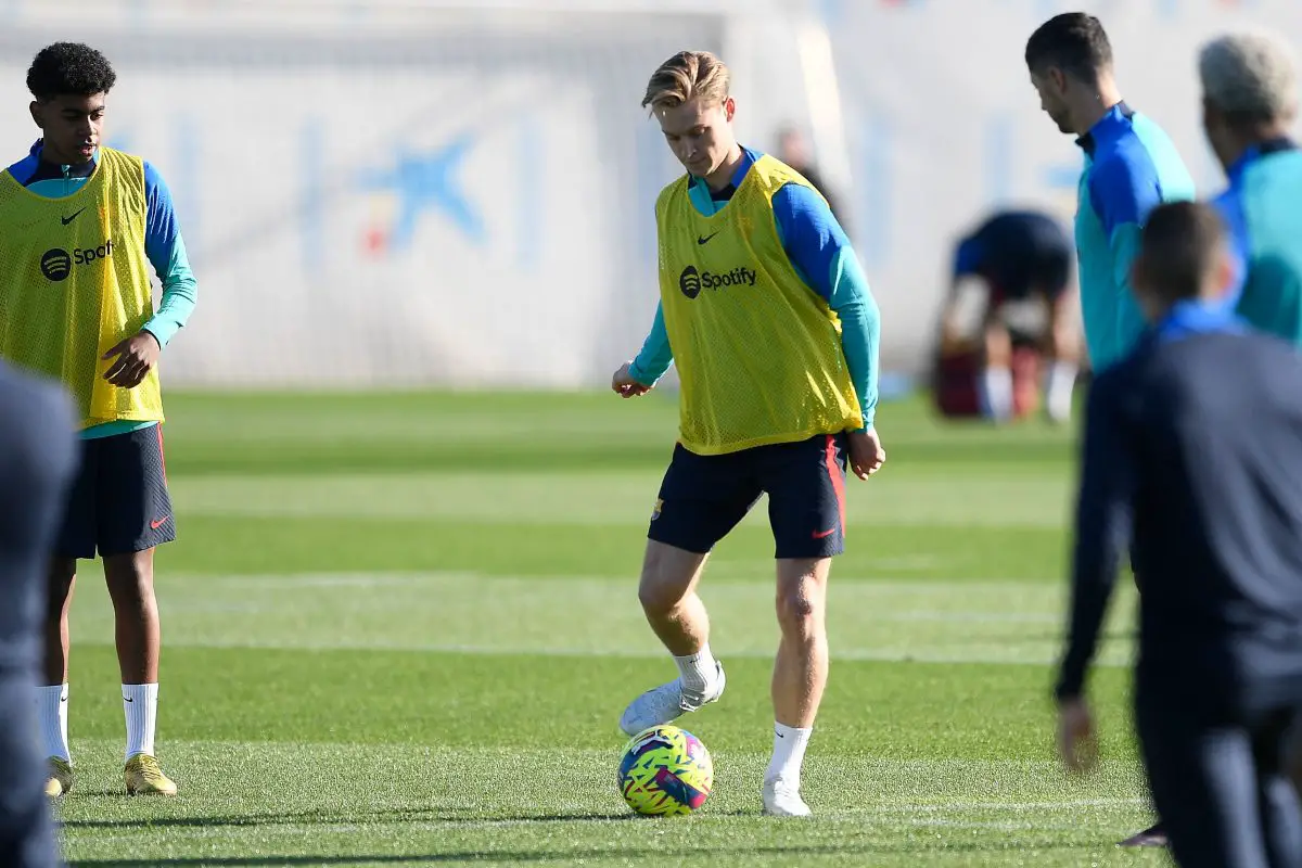 Barcelona midfielder Frenkie de Jong 'keen' on reunion with Erik ten Hag at Manchester United.