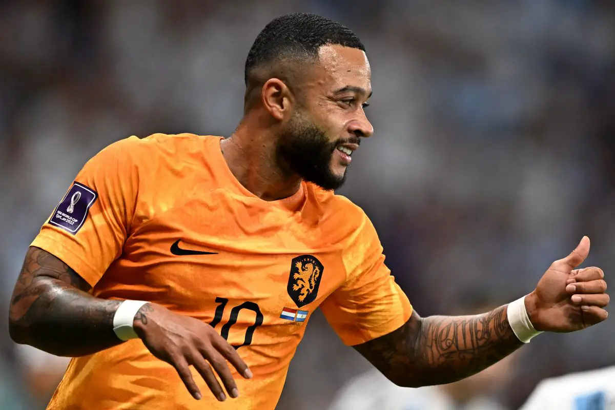 Memphis Depay to decide Barcelona future 'next week' amidst Manchester United links.