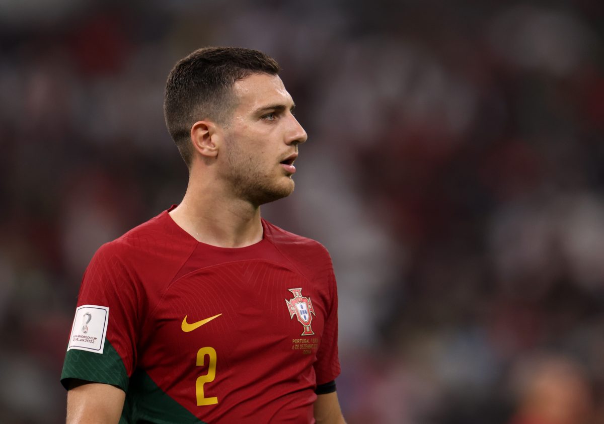 Renewing contract of Diogo Dalot "main priority" at right-back for Manchester United. 