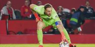 Jan Oblak of Atletico de Madrid looks on during the LaLiga Santander match between RCD Mallorca and Atletico de Madrid at Visit Mallorca Estadi on November 09, 2022 in Mallorca, Spain
