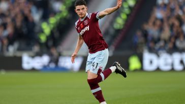 David Moyes reveals "no chance" Declan Rice leaves West Ham United in January amidst Manchester United links.