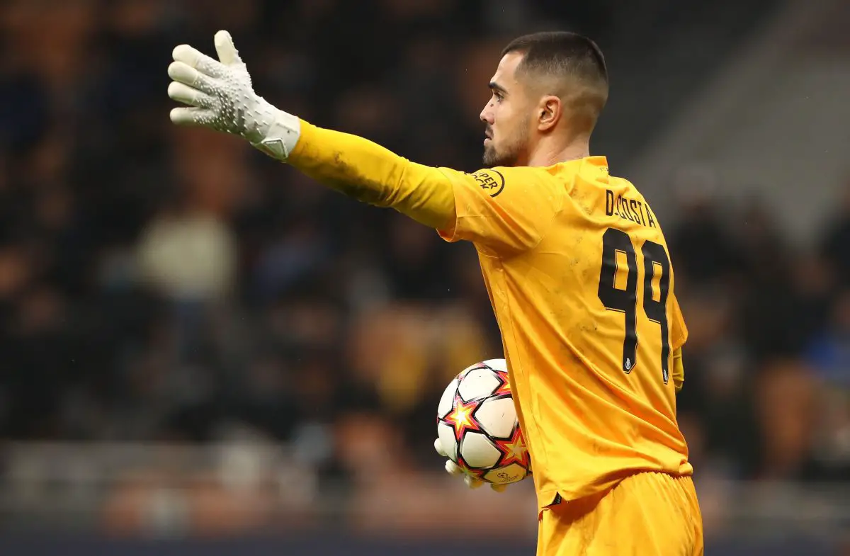 Manchester United face competition from Chelsea for FC Porto goalkeeper Diogo Costa. 