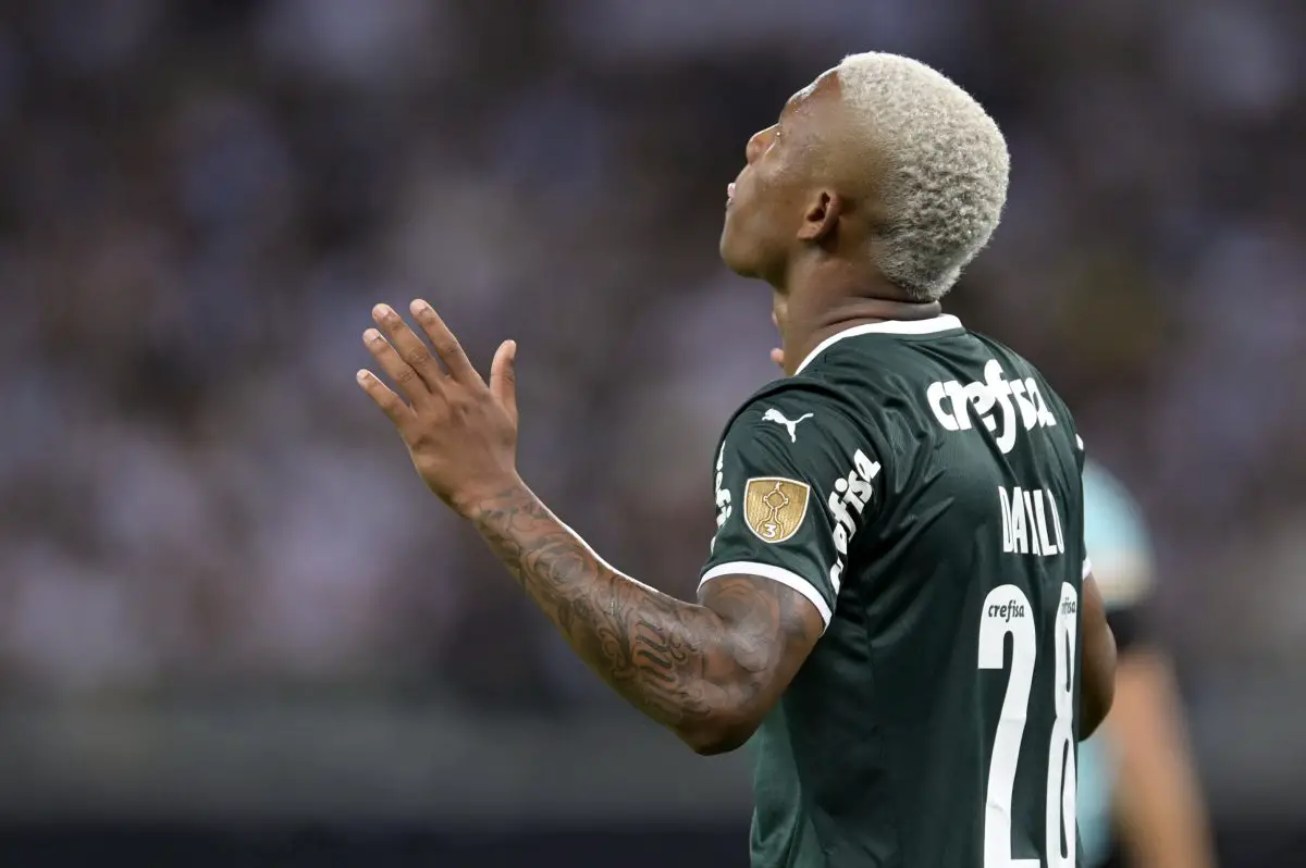 Nottingham Forest beat Manchester United to sign Danilo from Palmeiras .