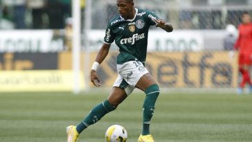 Nottingham Forest beat Manchester United to sign Danilo from Palmeiras.
