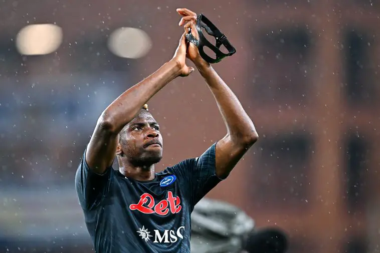 Victor Osimhen of Napoli greets the crowd after the Serie A match between UC Sampdoria and SSC Napoli at Stadio Luigi Ferraris on January 8, 2023 in Genoa, Italy