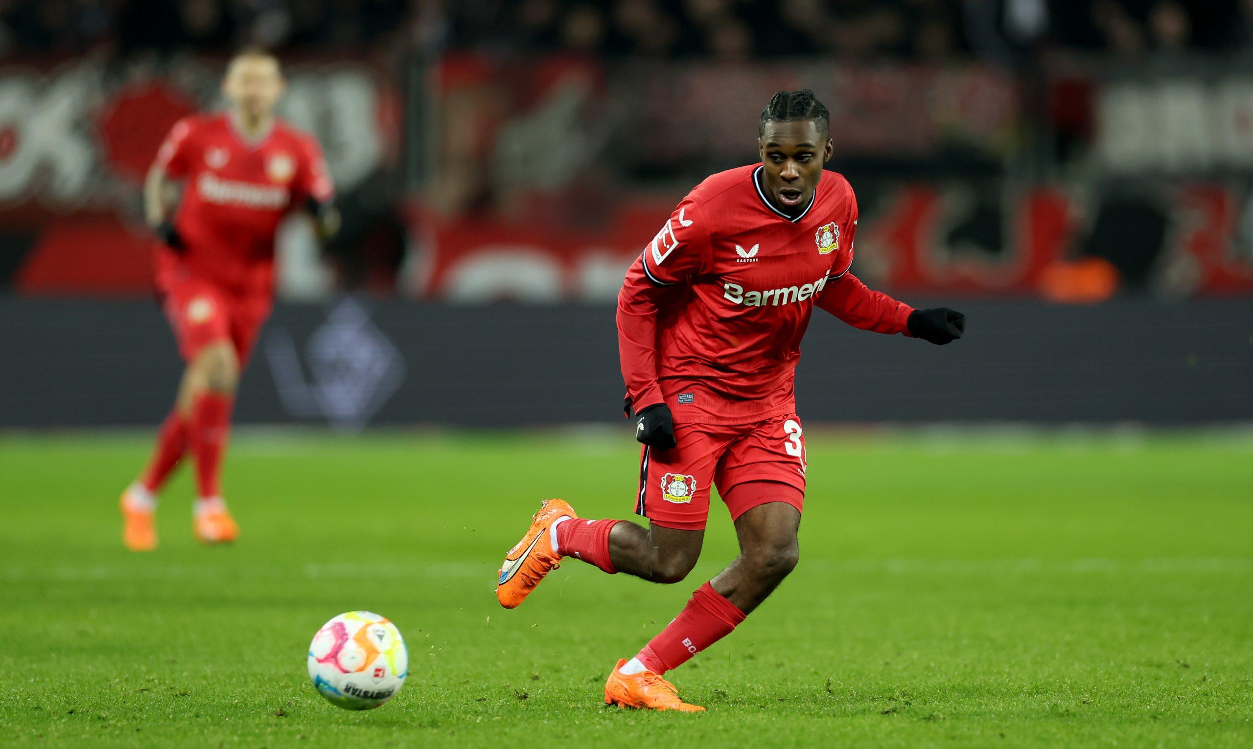 Manchester United holds talks with Bayer Leverkusen full-back Jeremie Frimpong.