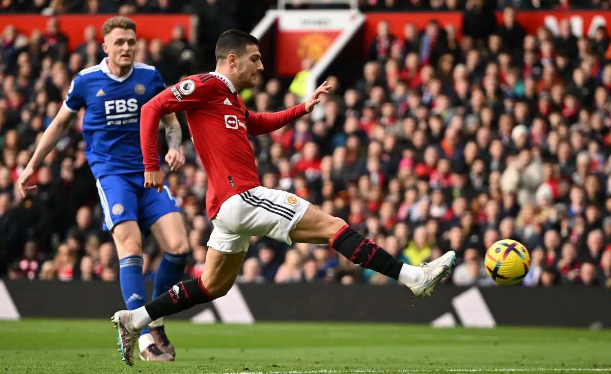 Barcelona trying to 'disrupt' new contract talks between Manchester United and Diogo Dalot. 