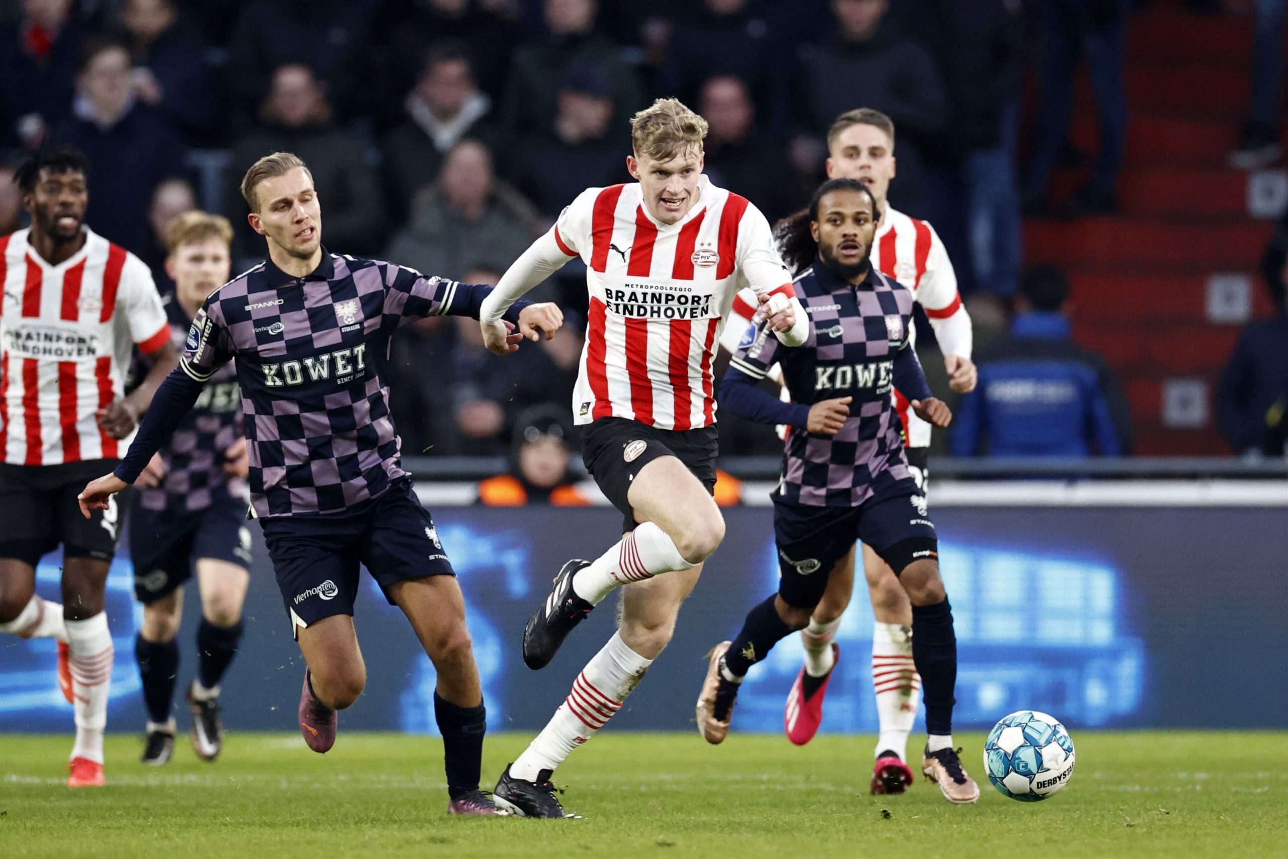 Jarrad Branthwaite will 'consider' permanent PSV Eindhoven move amidst Manchester United interest.