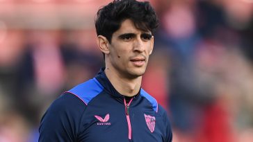 Manchester United will 'go with everything' to sign Sevilla shot-stopper Yassine Bounou next summer.