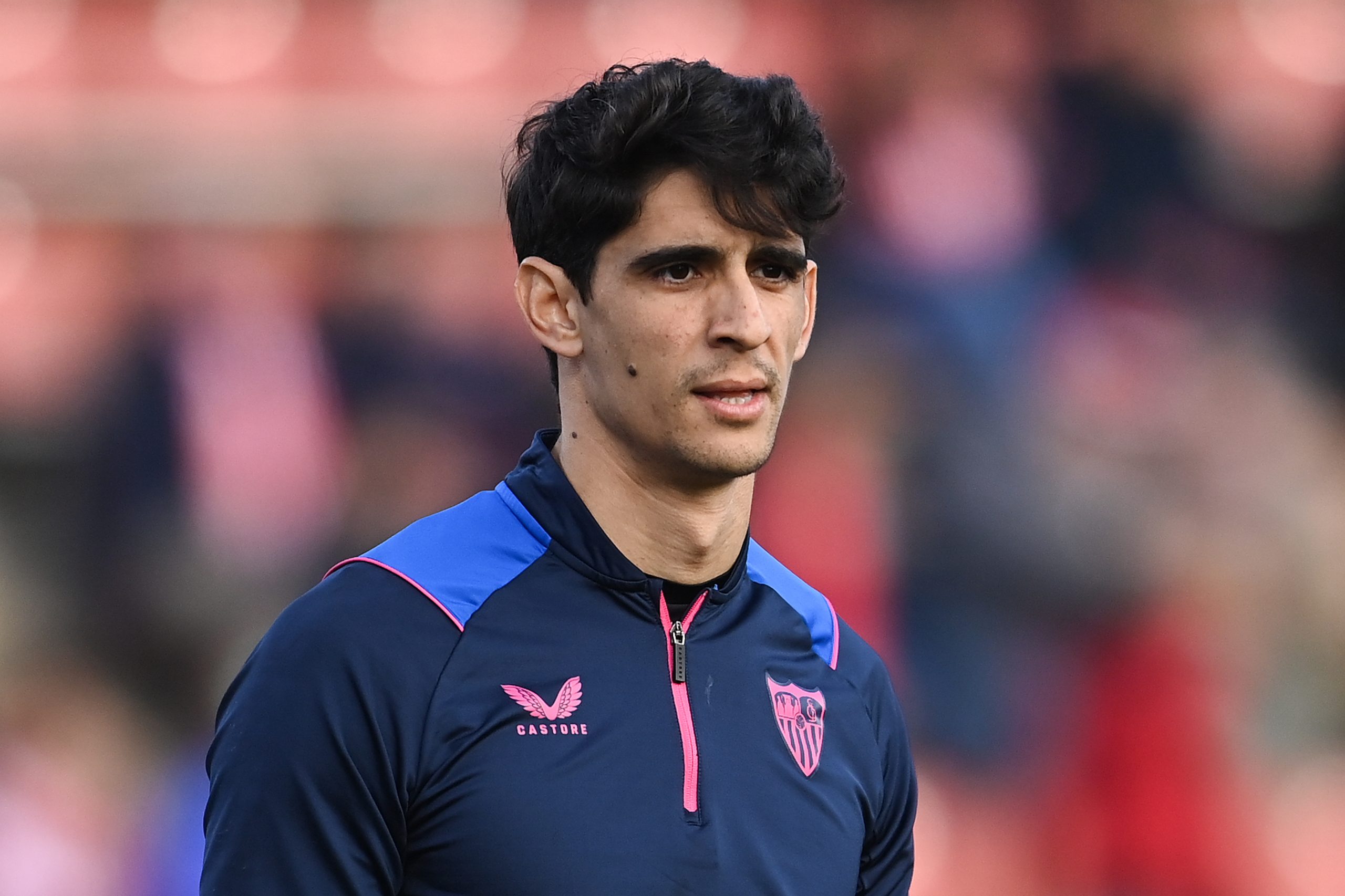 Manchester United will 'go with everything' to sign Sevilla shot-stopper Yassine Bounou next summer.