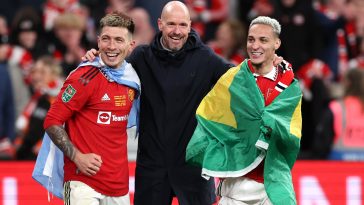 Erik ten Hag with Lisandro Martinez and Antony of Manchester United following victory in the Carabao Cup Final match between Manchester United and Newcastle United at Wembley Stadium on February 26, 2023 in London, England