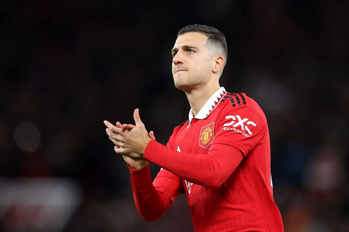 Manchester United in 'advanced talks' with Diogo Dalot over new contract. 