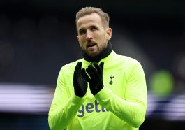 Tottenham Hotspur open talks with Harry Kane over new contract amidst Manchester United interest.