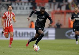 Eintracht Frankfurt intend to keep Randal Kolo Muani amidst Manchester United interest.