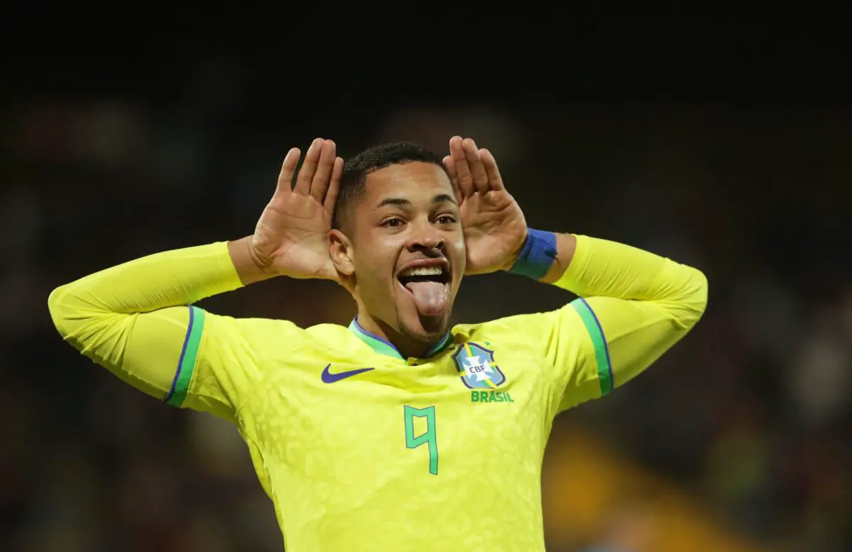 Manchester United have held talks with the representative of Vitor Roque.