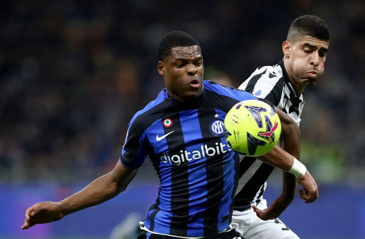 Inter Milan full-back Denzel Dumfries changes agent amidst Manchester United interest. 