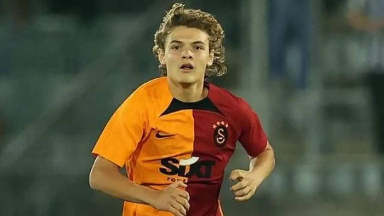 Manchester United 'interested' in Galatasaray youngster Efe Akman.