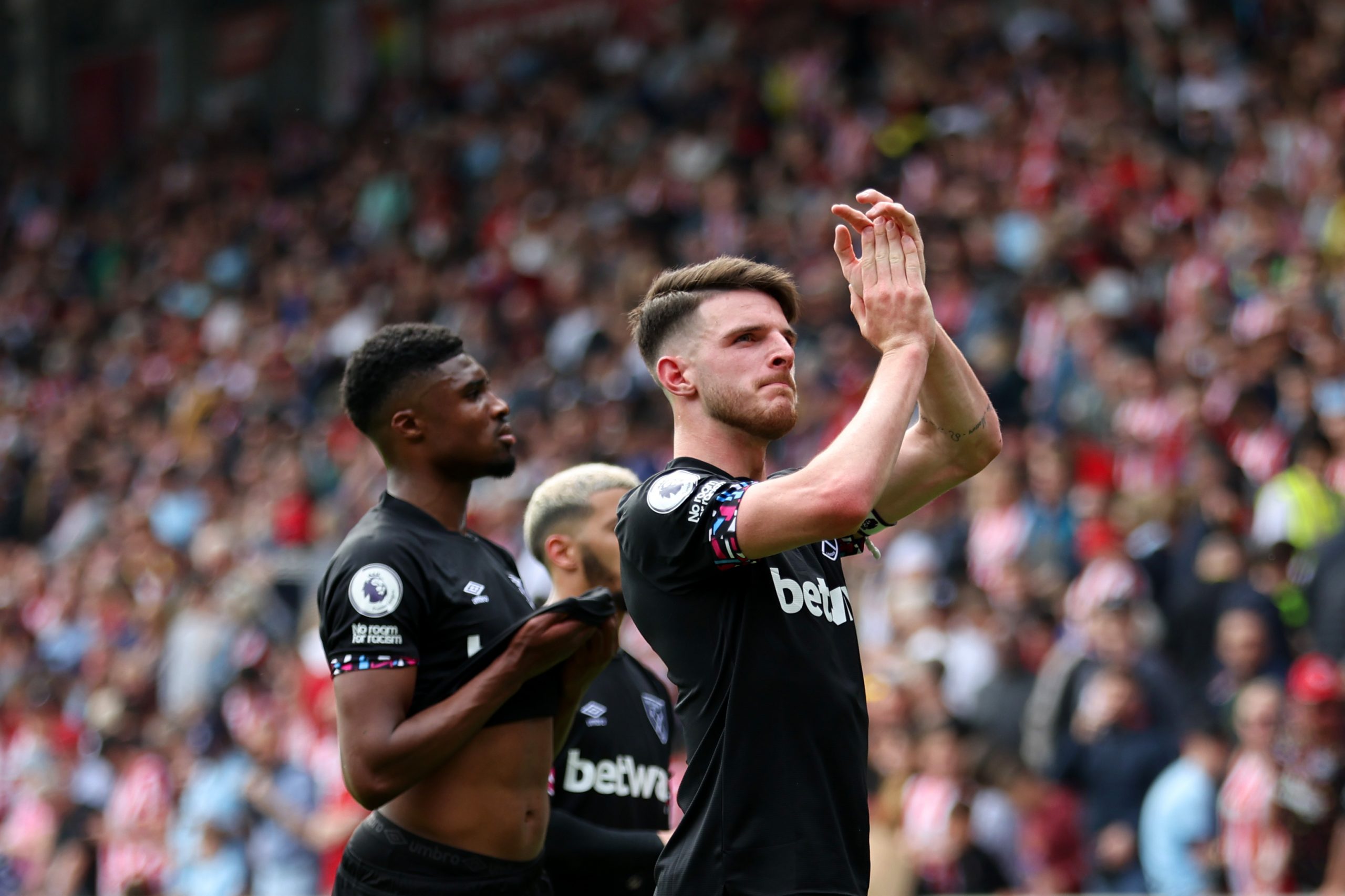 Arsenal 'prepared' to spend £90 million on Manchester United target and West Ham United midfielder Declan Rice.