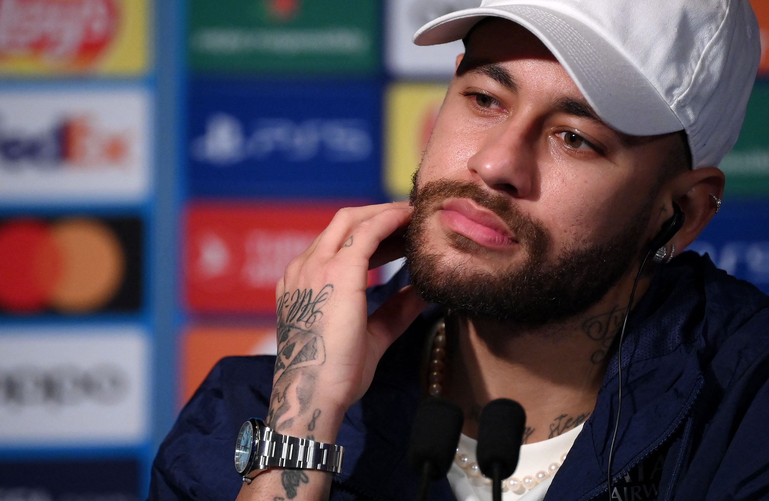 Manchester City boss Pep Guardiola makes contact with Neymar amidst Manchester United links.