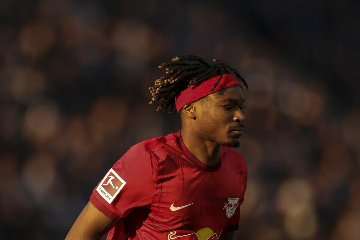 Manchester United enquire about RB Leipzig defender Mohamed Simakan. 