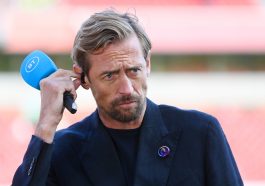 Peter Crouch questions Manchester United manager Erik ten Hag opting to sign Rasmus Hojlund over Harry Kane.