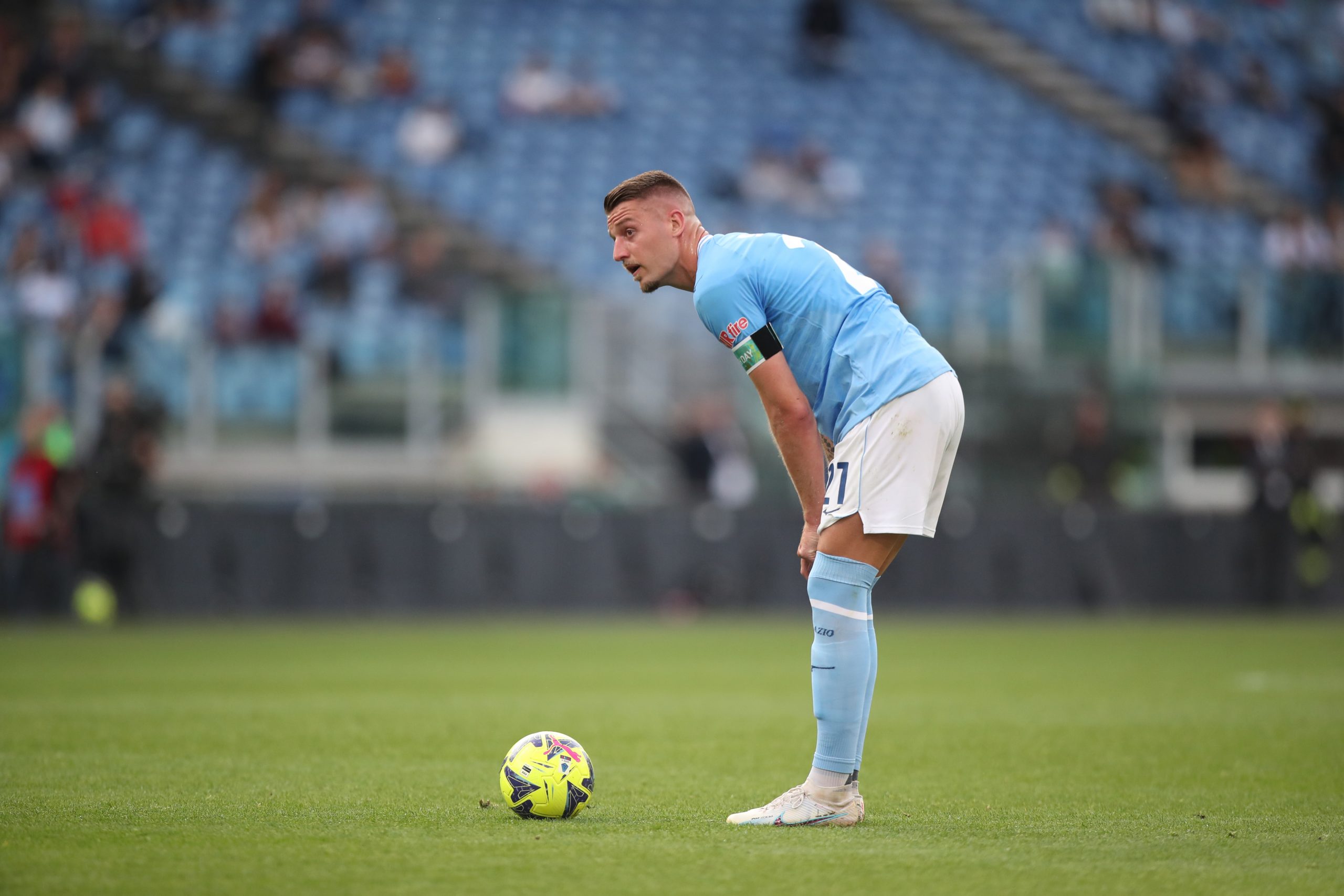 Manchester United target Sergej Milinkovic-Savic prefers Serie A stay amidst AC Milan interest.