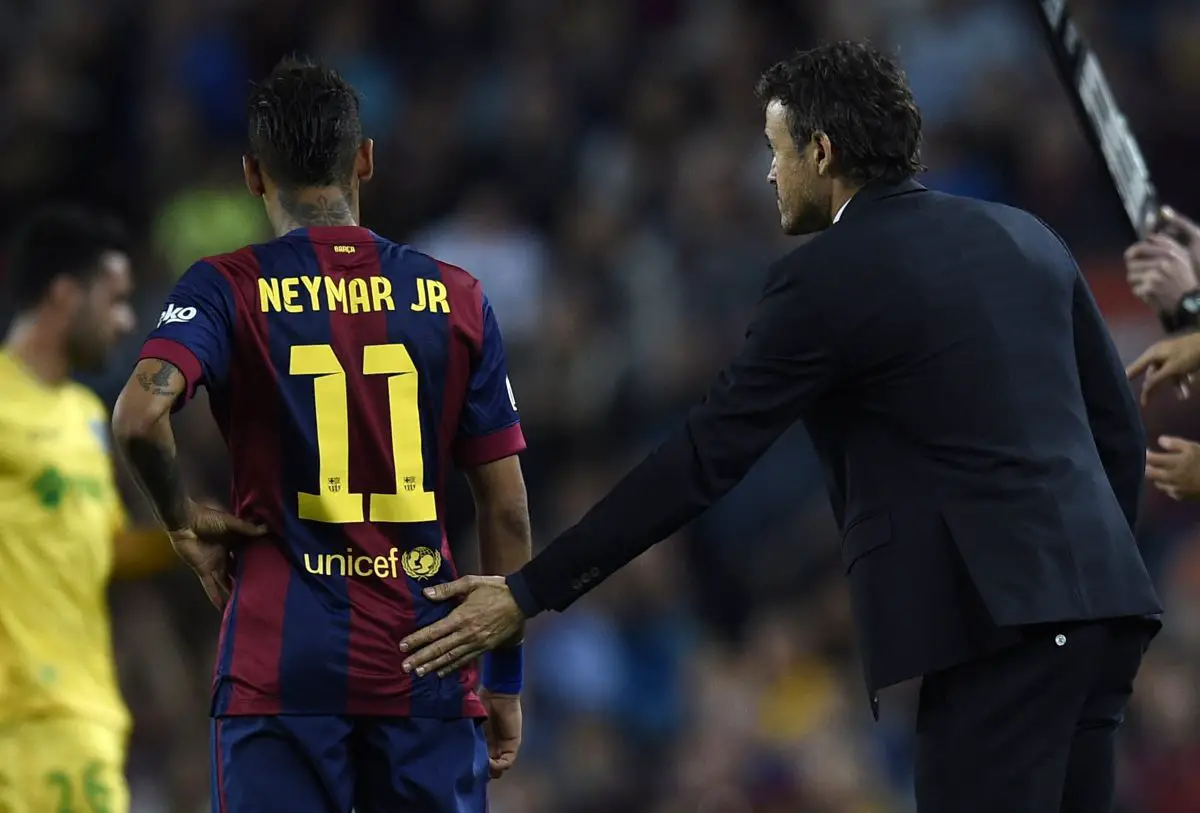 PSG superstar Neymar decides to stay amidst Manchester United interest. 
