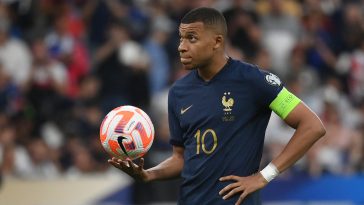 PSG give Manchester United-linked Kylian Mbappe 'ultimatum' to decide future.