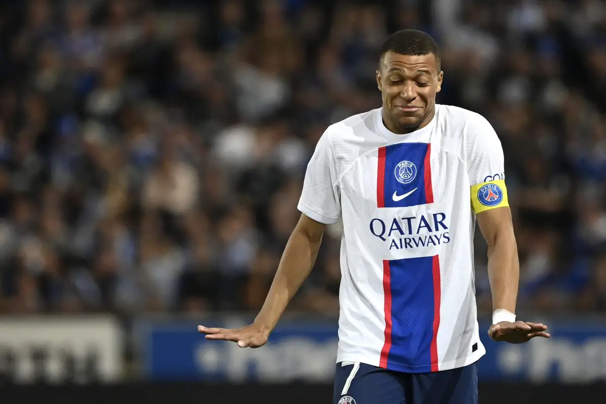 PSG to offer Kylian Mbappe to Sheikh Jassim at Manchester United. 