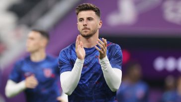 Mason Mount convinced by Erik ten Hag to join Manchester United from Chelsea.