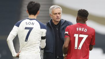 Manchester United midfieder Fred and Jose Mourinho.