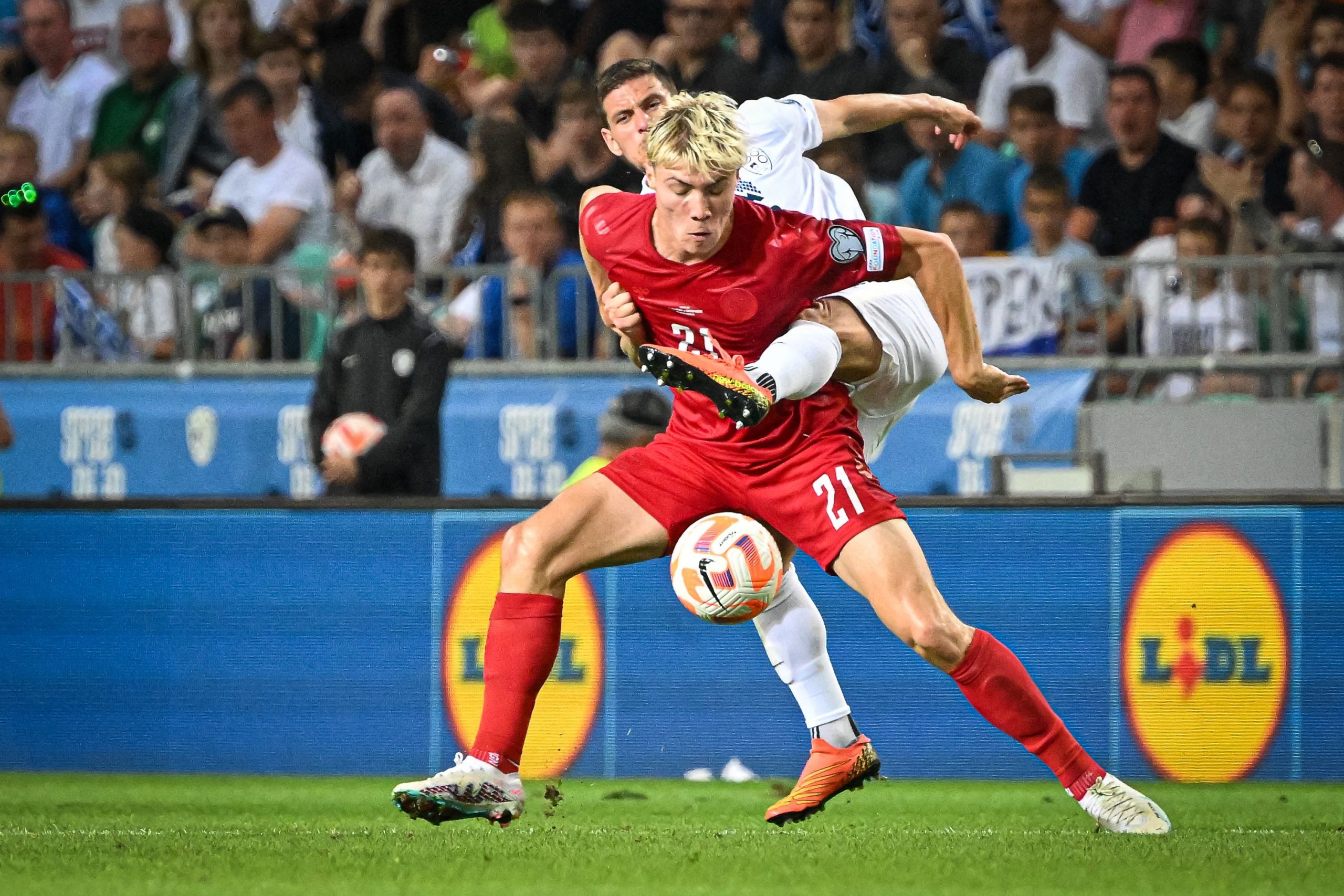 Fabrizio Romano dismisses claims that Manchester United have made a bid for Atalanta star Rasmus Hojlund.