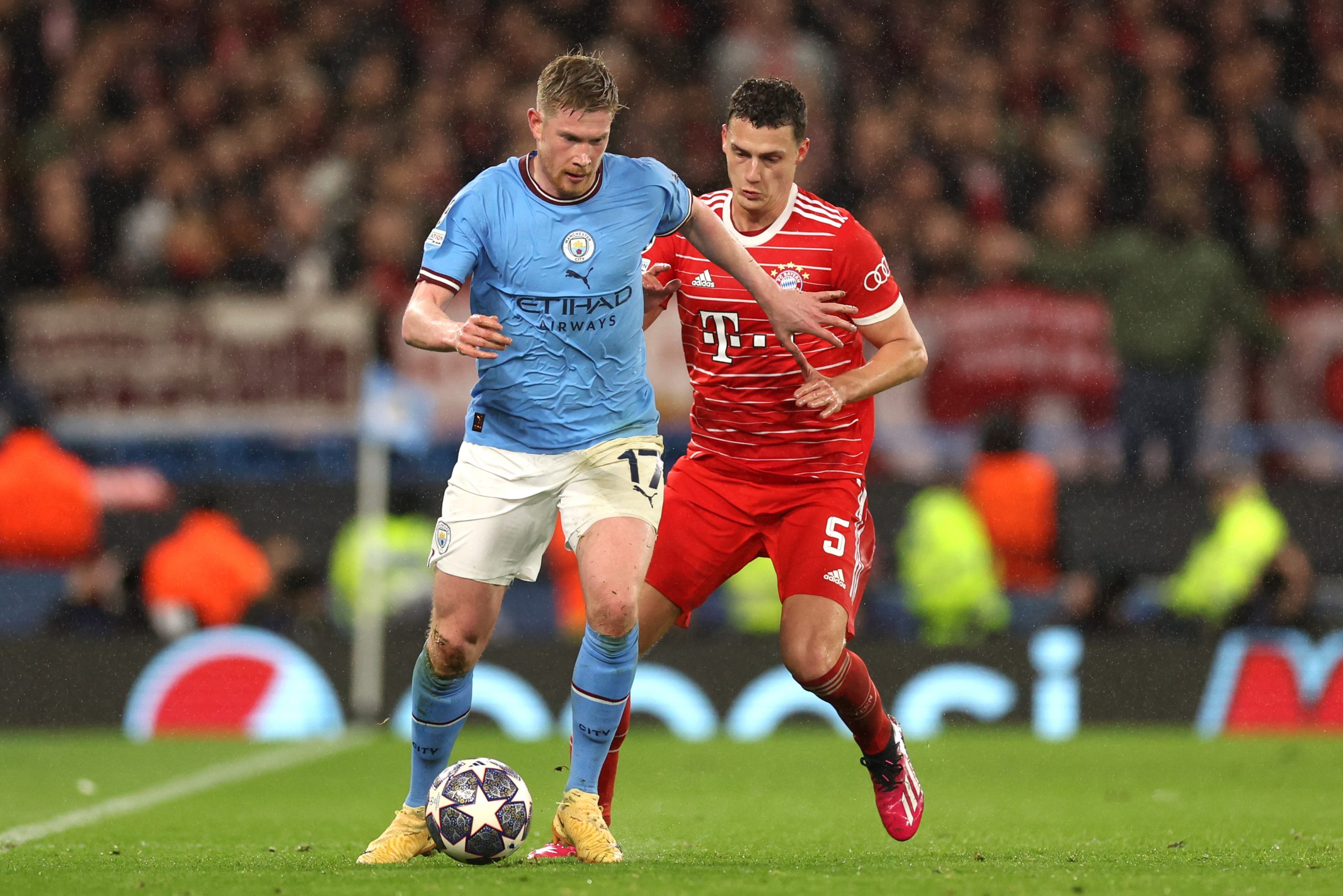 Manchester City join Manchester United in Bayern Munich defender Benjamin Pavard race.