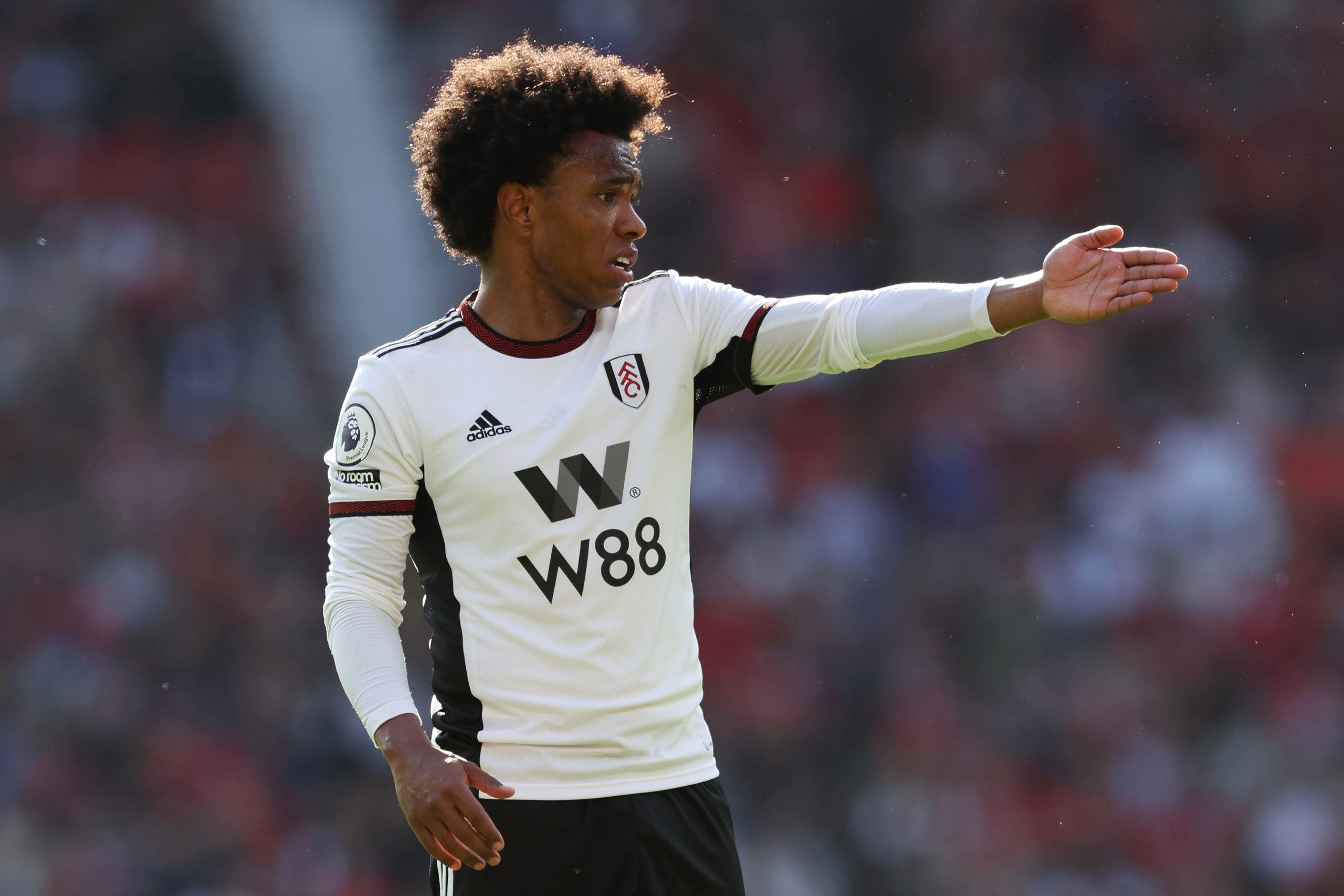 Fulham forward Willian approached by Manchester United this summer.