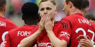 Manchester United forced to change the stance on the future of Donny van de Beek.