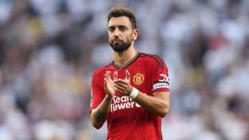 Former Manchester United forward Dimitar Berbatov believes that sacking Bruno Fernandes from captaincy would be a bad move.