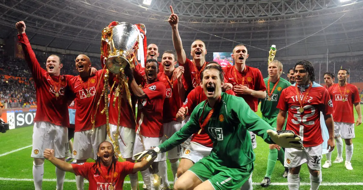 Manchester United players celebrate after beating Chelsea in the UEFA Champions League final 2007/08 
