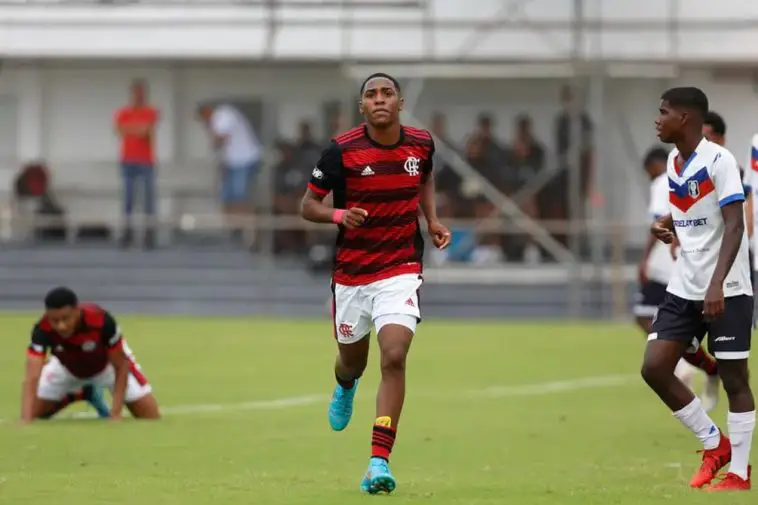 Flamengo starlet Lorran is being scouted by Manchester United and Chelsea.
