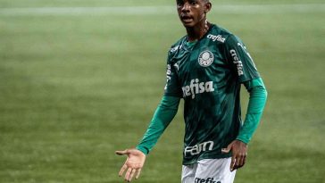 Manchester United face tough competition from West Ham United and Chelsea to sign Palmeiras wonderkid Luis Guilherme.