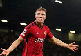 Manchester United forward Rasmus Hojlund asserted that manager Erik ten Hag has the backing of the entire squad.