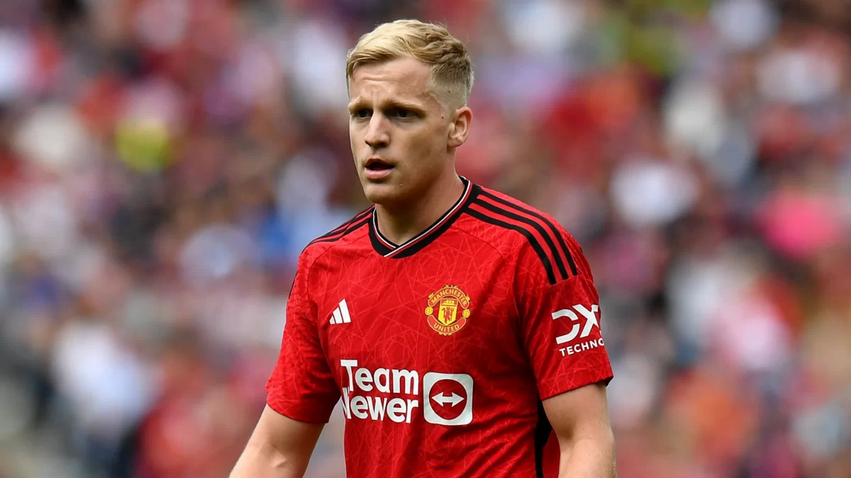 Eintracht Frankfurt are 'reluctant' to activate the option that will allow them to sign Donny van de Beek permanently from Manchester United this summer. 