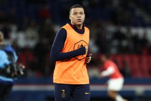 Manchester United could lose out on their summer target to Paris Saint-Germain
