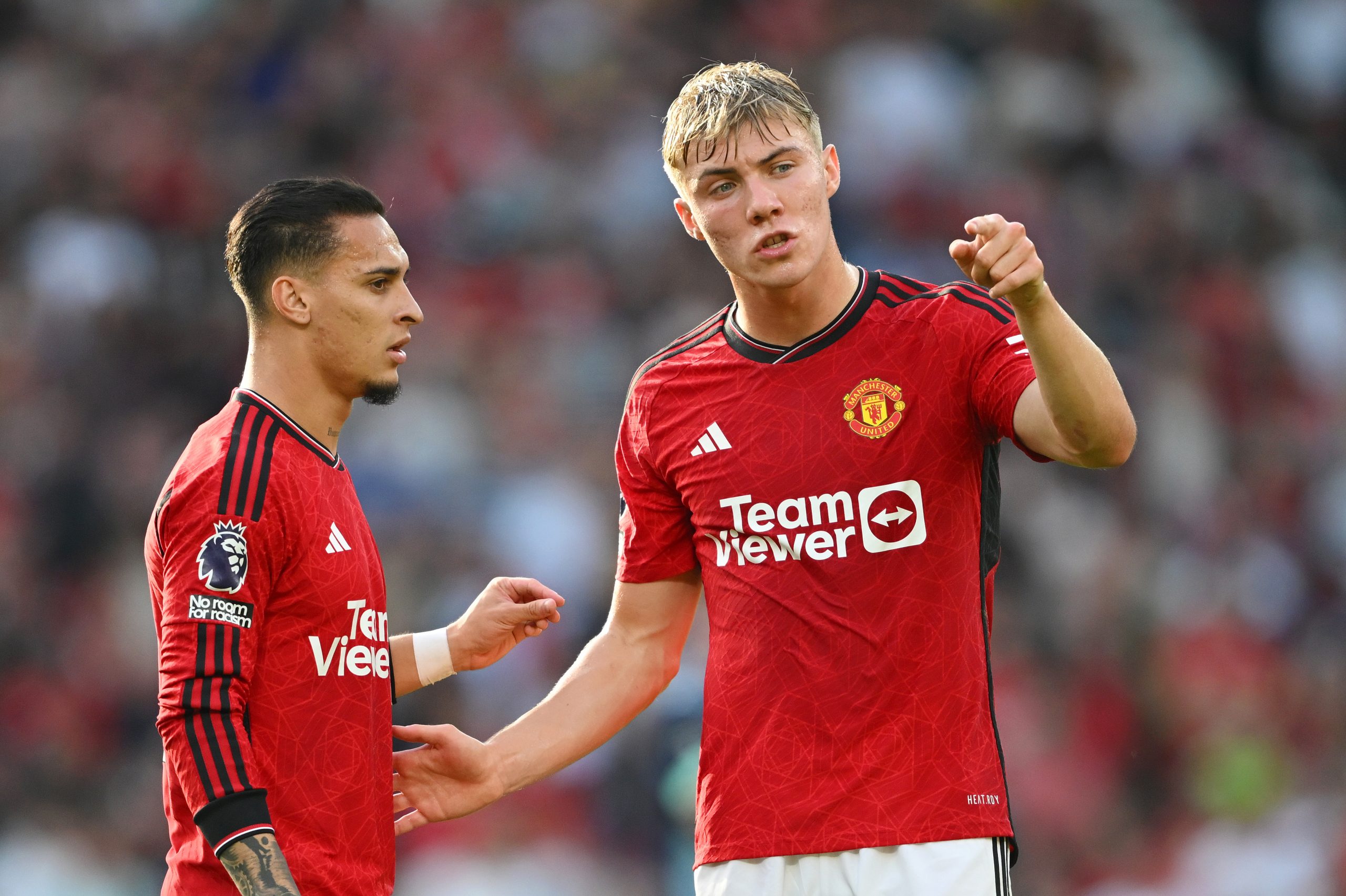 Manchester United star Rasmus Højlund complained to Erik ten Hag about Bruno Fernandes earlier in the season.