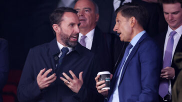 Southgate not pondering over contract situation amid Manchester United interest.